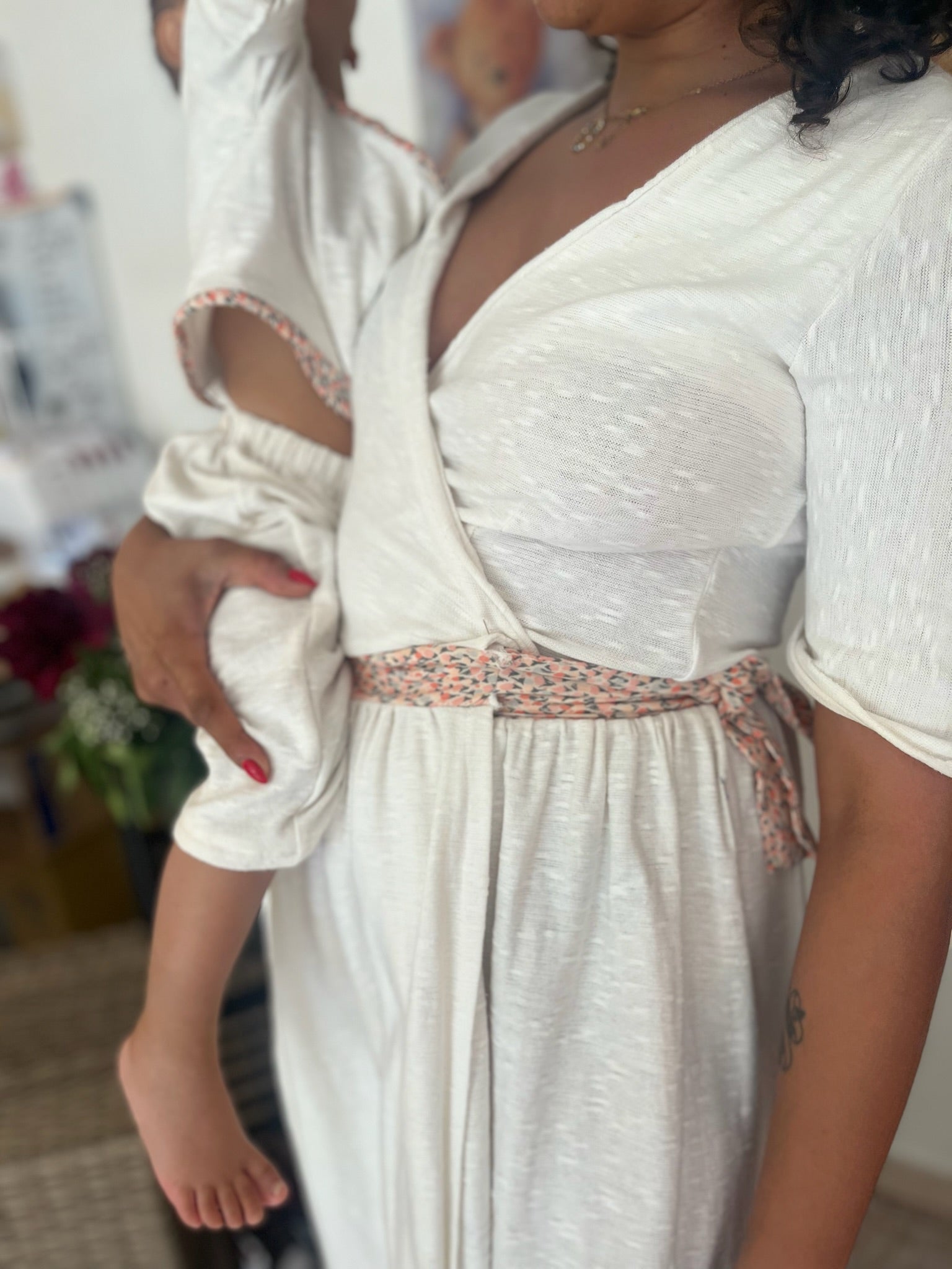 Duo Maman & Bébé – Robe Cache-Cœur & Ensemble bébé